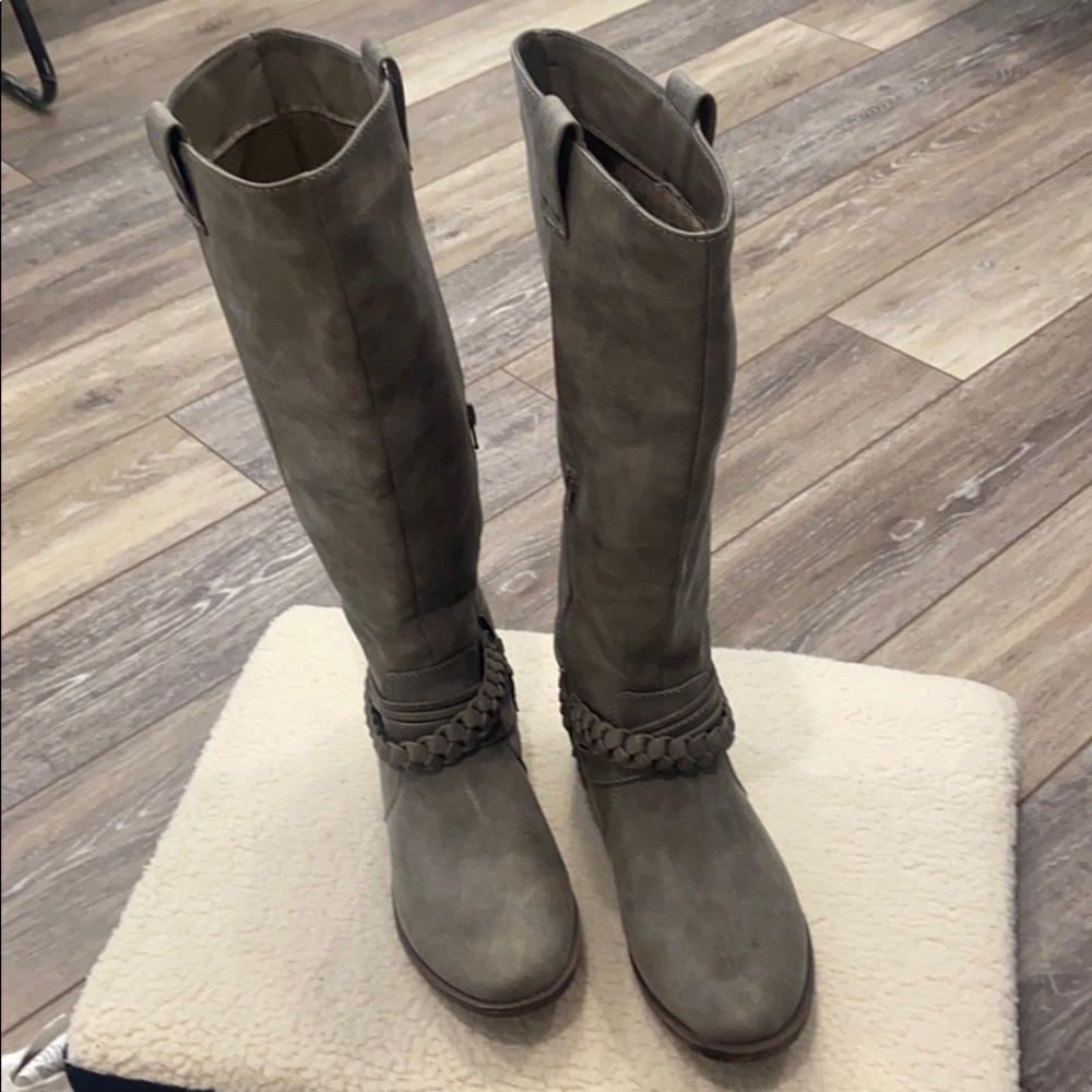 Rampage Boots